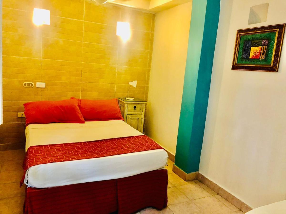 Antigua Calle Almudena Hotel Cartagena Bagian luar foto